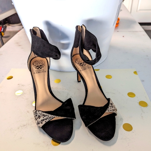 Sexy Vince Camuto Shoes - Picture 1 of 4